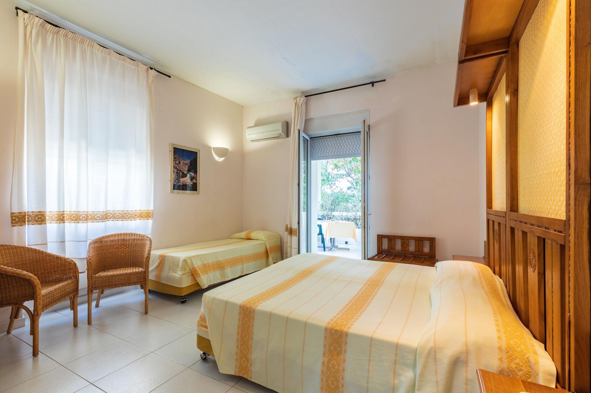 Albergo Miramare Кала-Гононе Экстерьер фото
